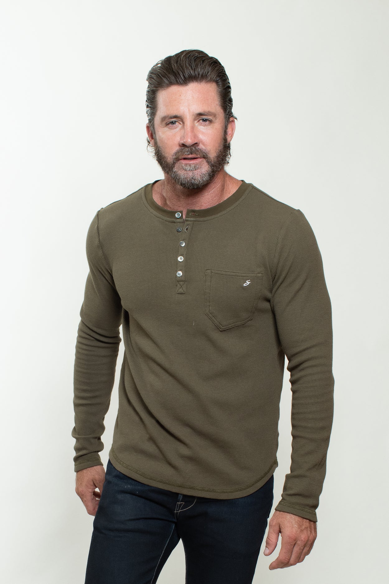 KNITTED HENLEY T-SHIRT IN MILITARY GREEN | Stitch's Jeans