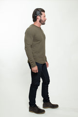KNITTED HENLEY T-SHIRT IN MILITARY GREEN